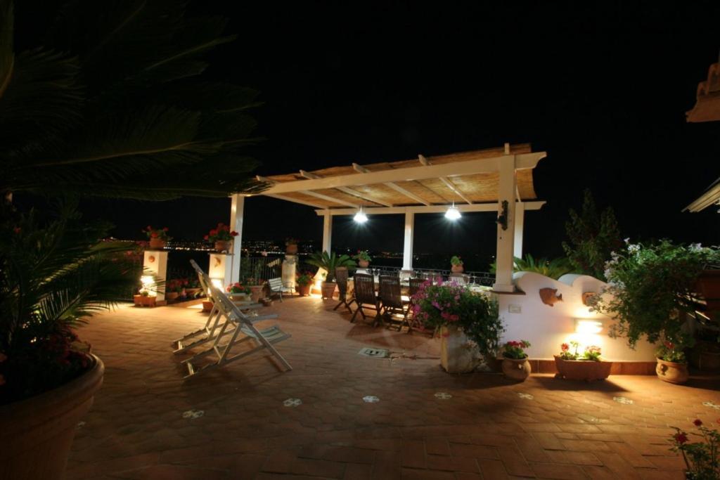 B&B Dea Fortuna Bacoli Exterior photo